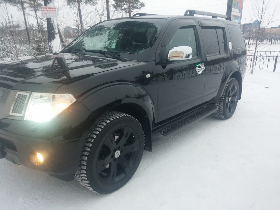 Nissan Pathfinder r51 черный