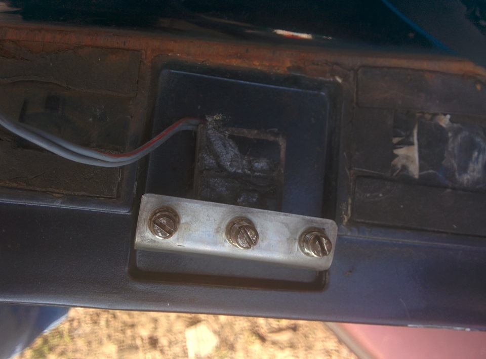 Как крепить оригинальный спойлер Hella. — BMW 5 series (E34), 4 л, 1991 ...