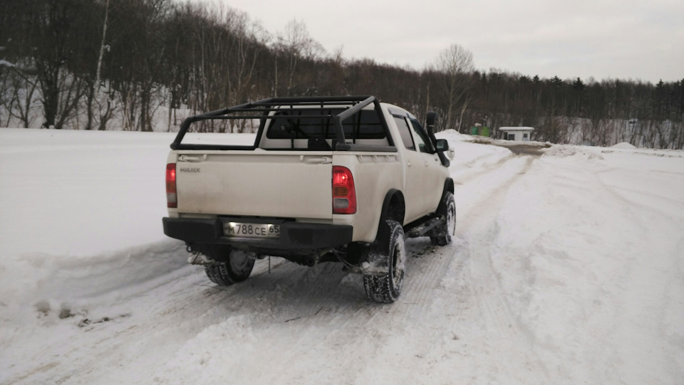 Фото в бортжурнале Toyota Hilux (7G)