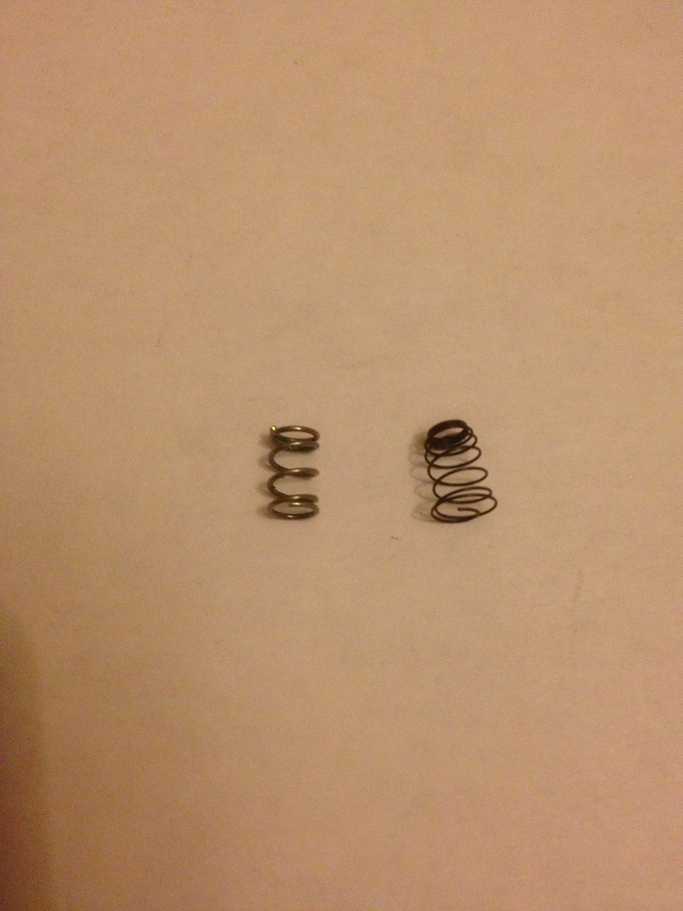 наверное глупый но очень интересный вопрос по угольку в крышке ...