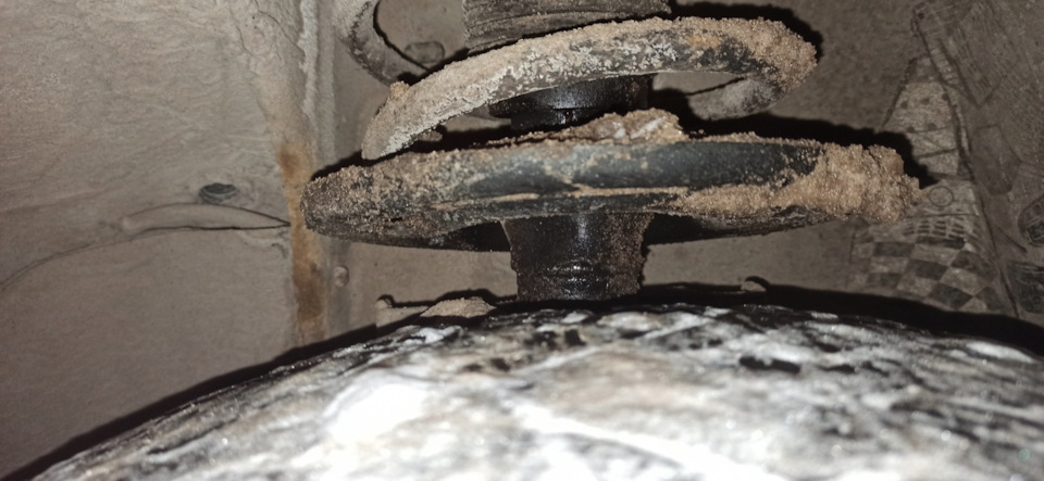 Выдавило масло из передних аммортов. Что посоветуете взять? — Renault ...