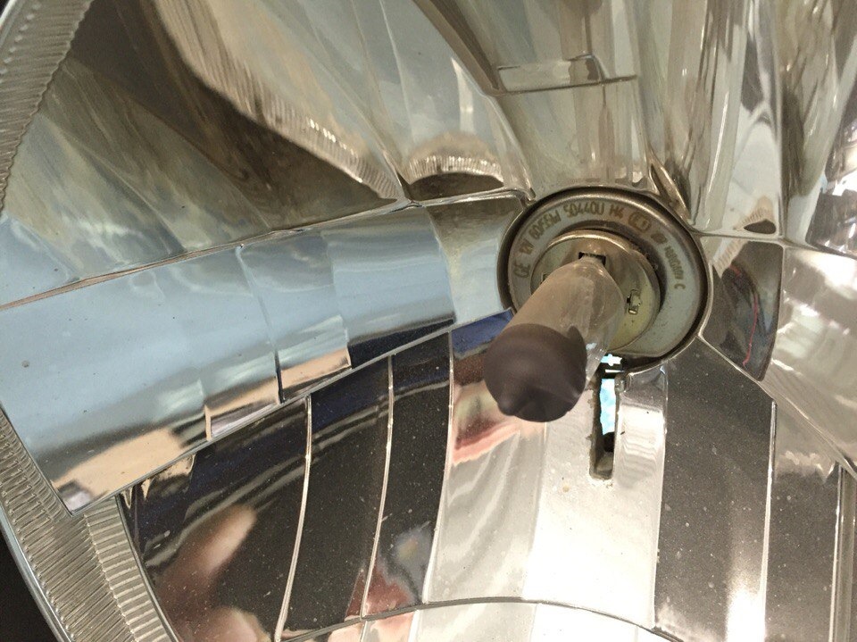 герметизация фар. восстановление герметичности фары. герметизация фар tpu. герметизация фар 21214. пыльники на фары нива.