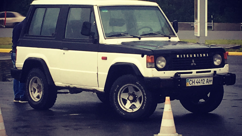 Первым делом — убать резонирующий звук защиты, текущий люк, зеркала и ...