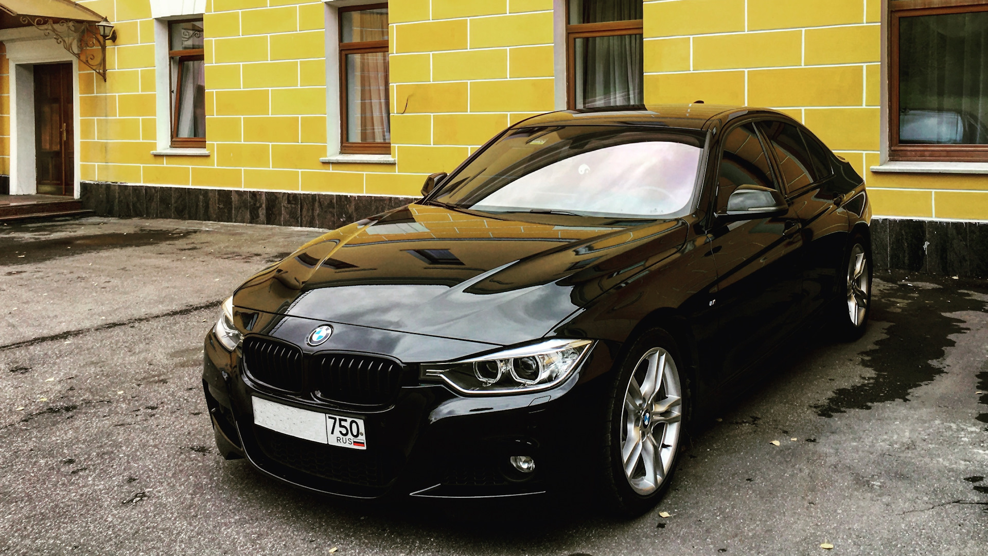 Бмв ф30 масло. BMW 3 f30 тонированная. BMW 3 f30 черная. БМВ 3 ф30 черная тонированная. BMW f30 черная тонированная.