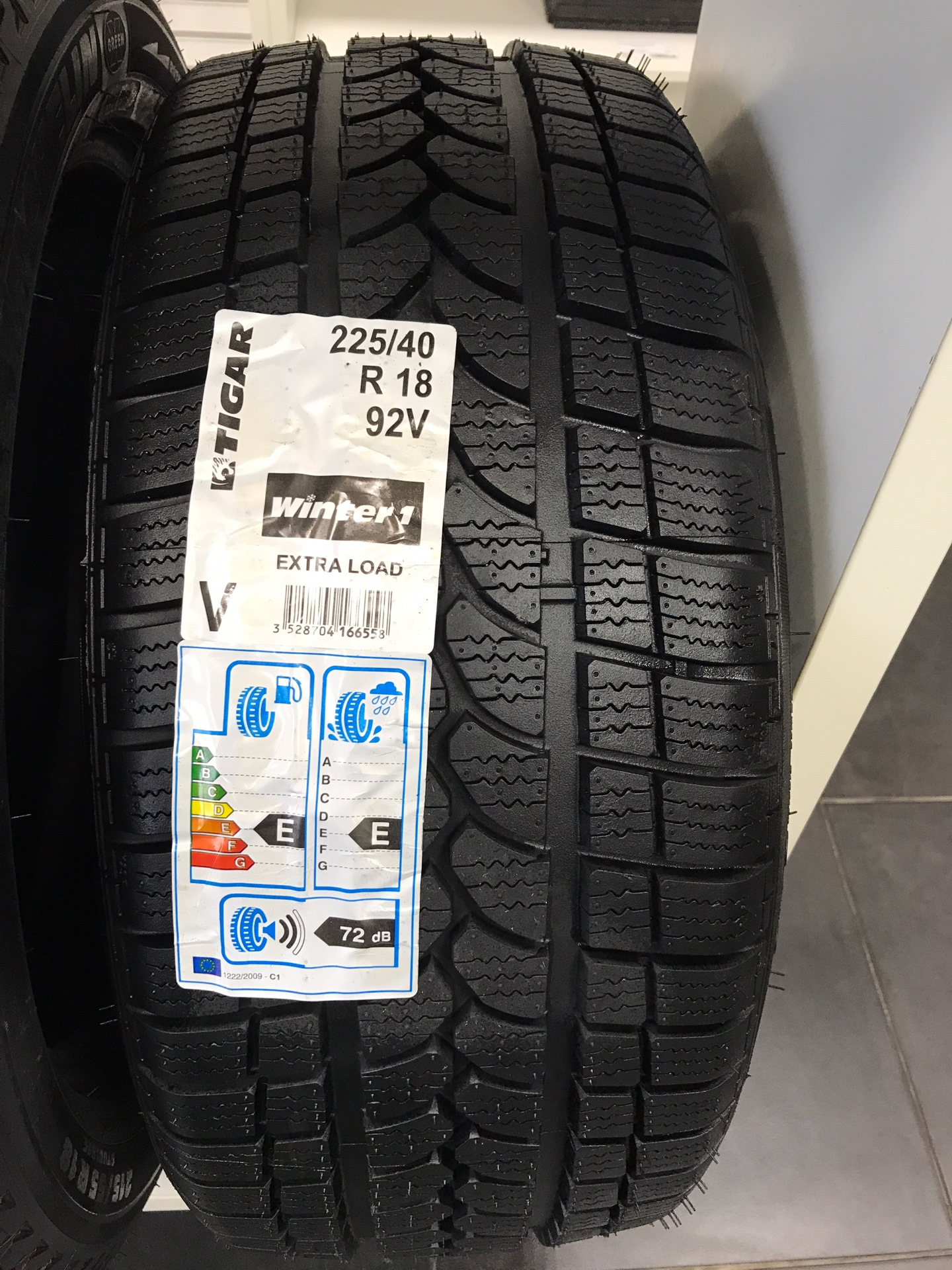 Tigar winter 205. Tigar Winter 235/40 r18 95v. Tigar Winter 245/45 r18 100v. Tigar 235/40r18 95v XL Winter. Tigar Winter 225/45r17 94h.