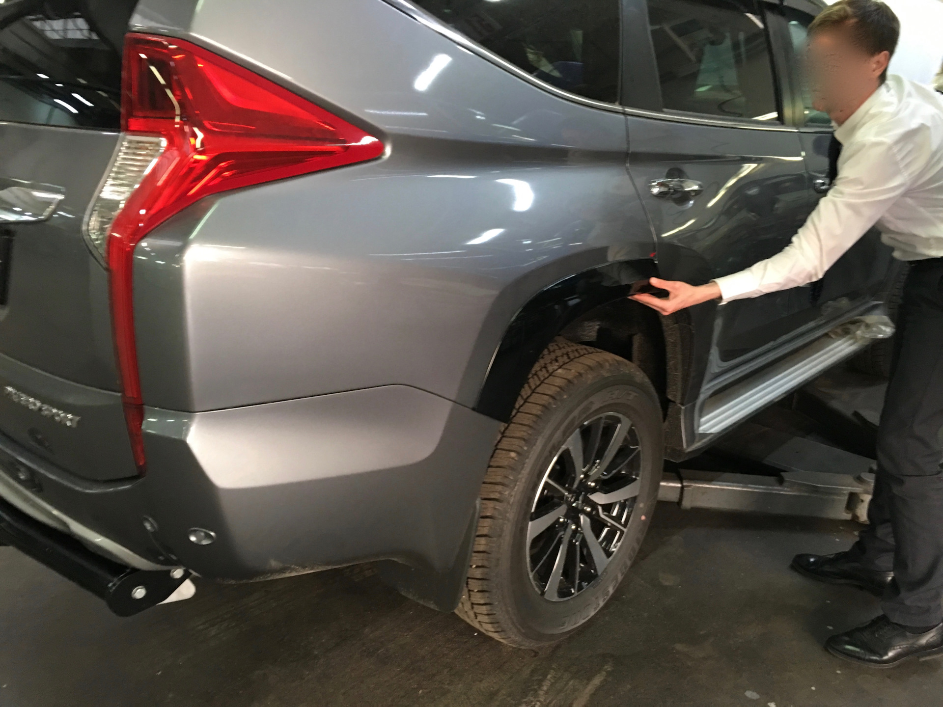 молдинг на передний бампер митсубиси паджеро спорт 3. накладки паджеро спорт 3. Mitsubishi pajero sport 3 накладка на задний бампер. молдинги паджеро спорт 3. накладка бампера mitsubishi pajero sport 6407a149.