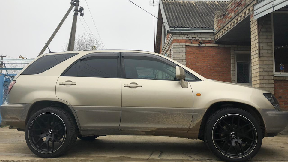 Шины тойота харриер. Toyota Harrier 2000 с проставками. Toyota Harrier 2000 off Road. Проставки Harrier. Тойота Харриер 2 оффроад.