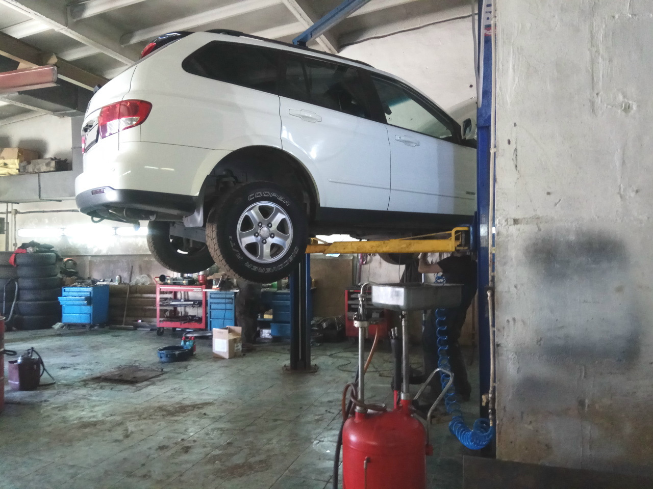 Замена сальника в рулевой рейке и замена подсветки заднего номера ...