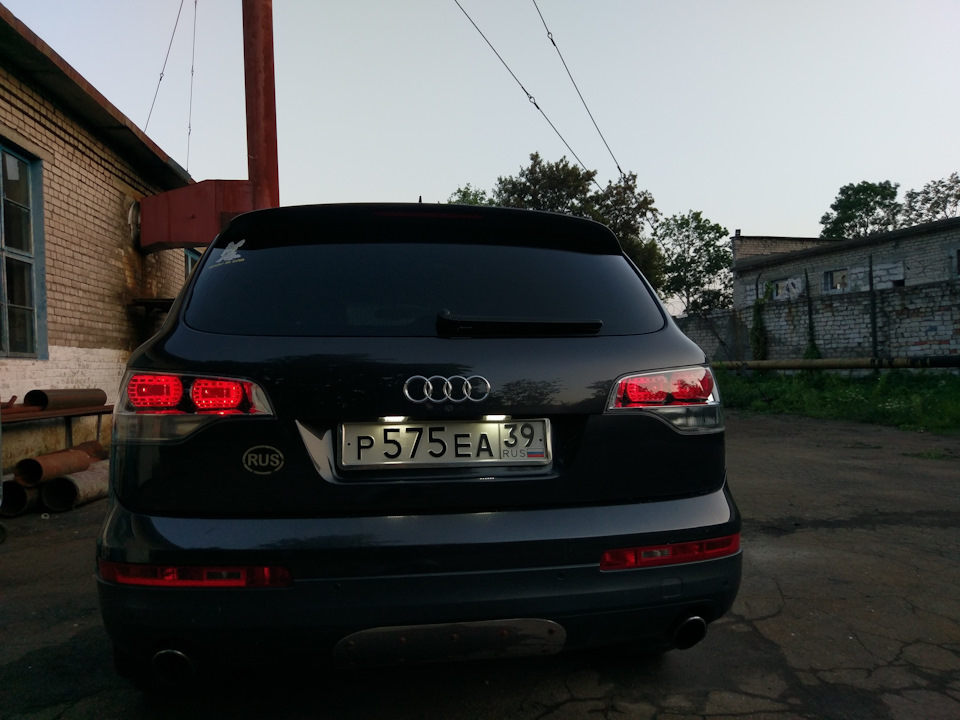 Не горят задние фонари audi q7