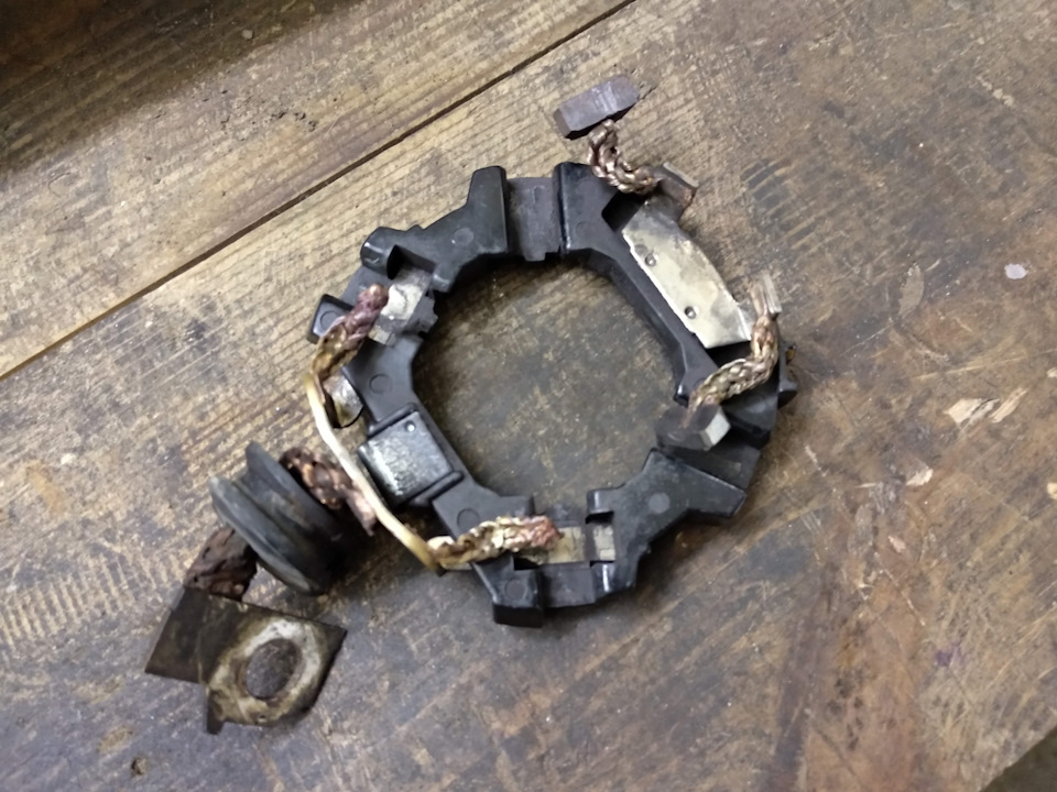 Стартер перестал крутить. В поисках щёток. — Volkswagen Golf Mk3, 1,4 л ...