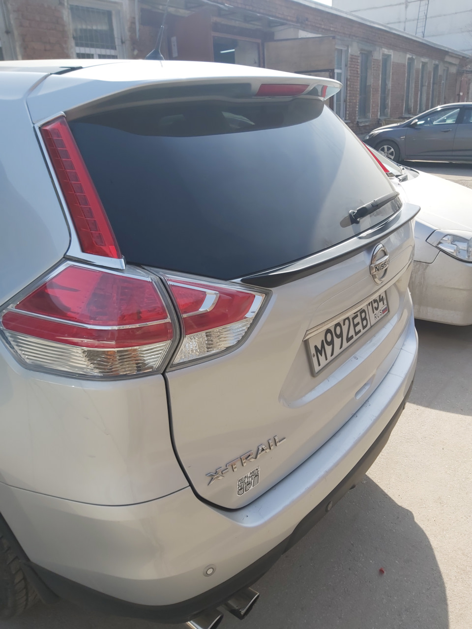 Спойлерок под стекло — Nissan X-Trail III (t32), 1,6 л, 2015 года ...