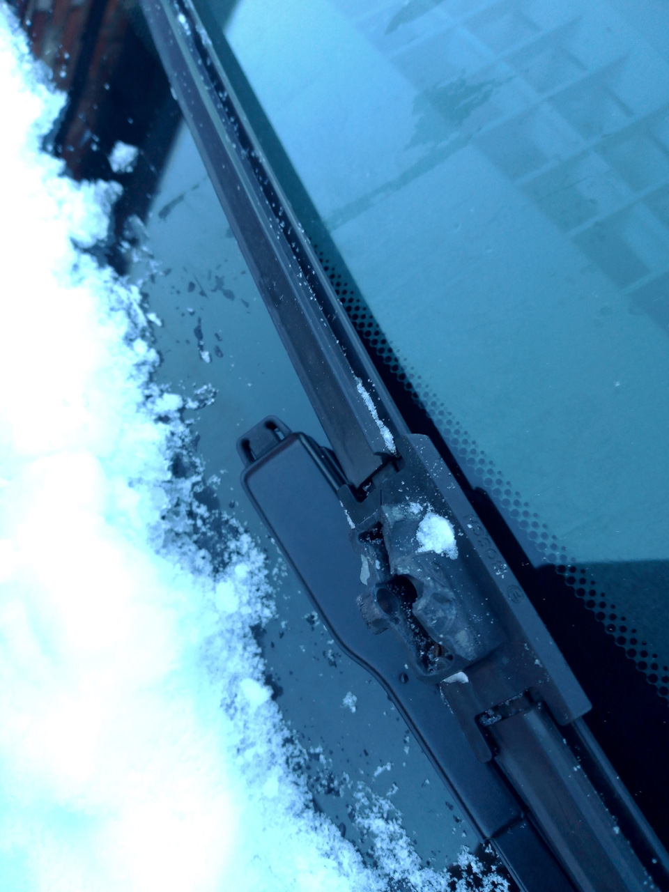 Сломался дворник — Renault Duster (1G), 2 л, 2017 года | поломка | DRIVE2