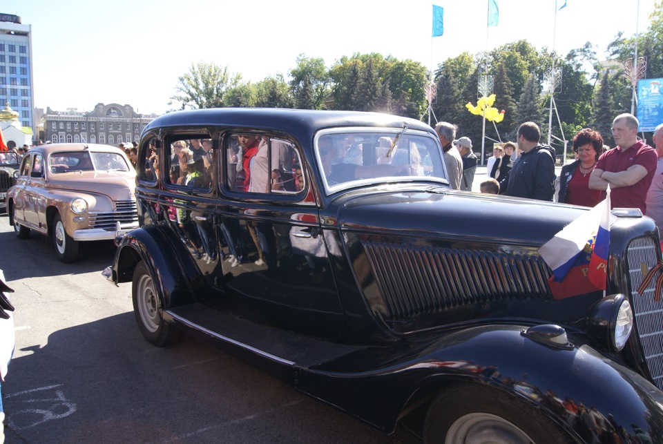 Саратовские автомобили. Выставка ретро автомобилей Саратов. Раритетный автомобиль Саратов. Саратов музей машины. Машины ретро в Саратове.