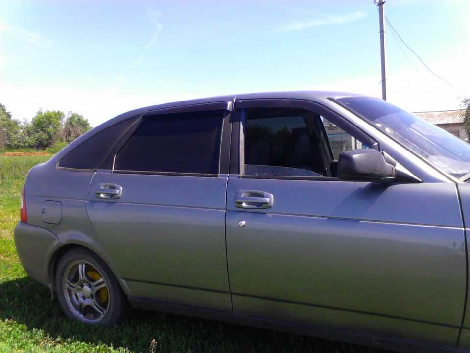 Подключение туманок и замена решетки — Lada Приора хэтчбек, 1,6 л, 2010 ...