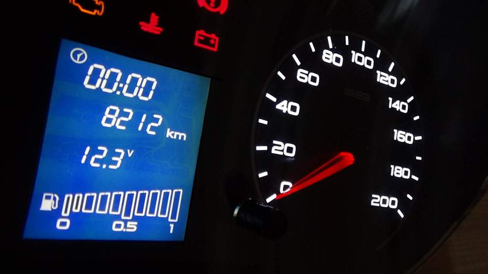 Пересвет приборной панели-конец! — Lada Гранта лифтбек, 1,6 л, 2016 ...