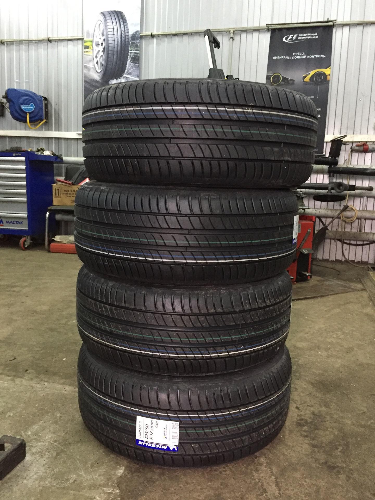 Мишлен отзывы. Michelin Primacy 3 215 65 16. Michelin Primacy 4. Michelin Primacy 3 St. Mercedes Michelin Primacy 4 литье.