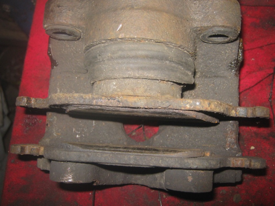 b0c2fe8s 960 Как выдавить поршень тормозного суппорта