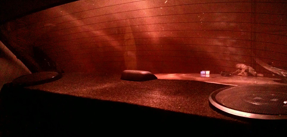 Акустическая полка и предохранители. — ГАЗ 31105, 2,4 л, 2008 года ...