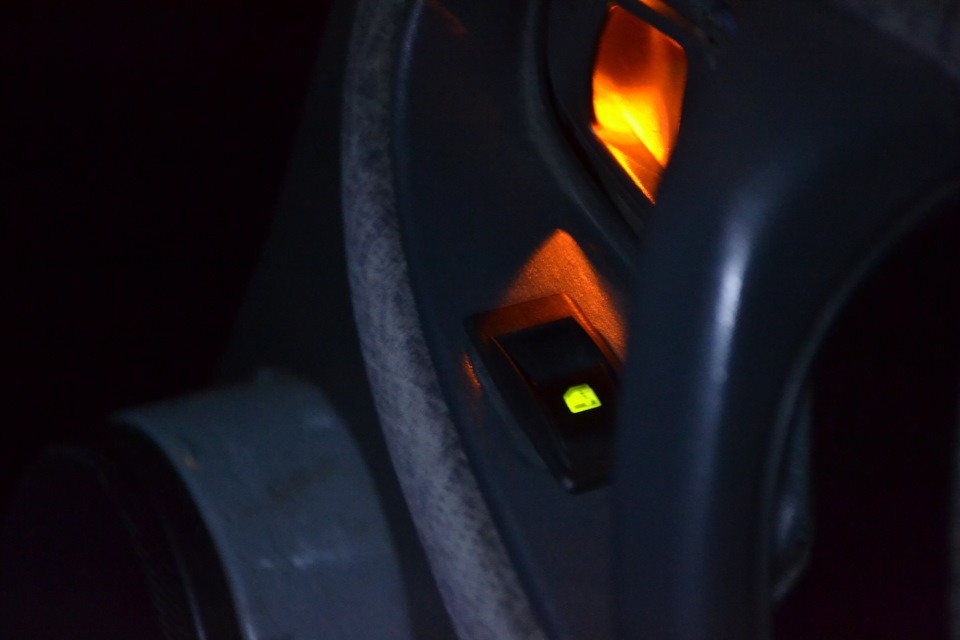 ЗАМЕНА кнопок стеклоподъёмников и подключение электрозеркал с ...