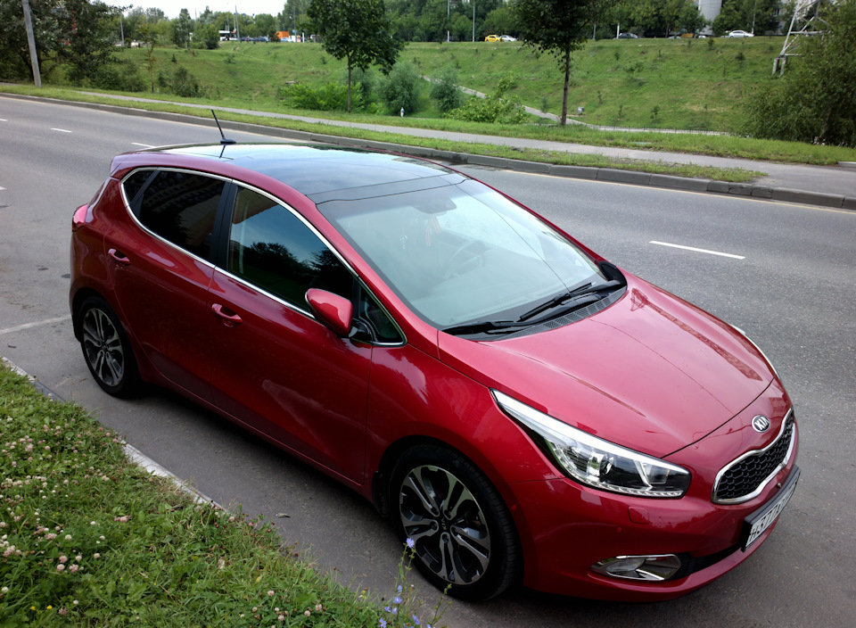 Kia Ceed 2013 хэтчбек красный