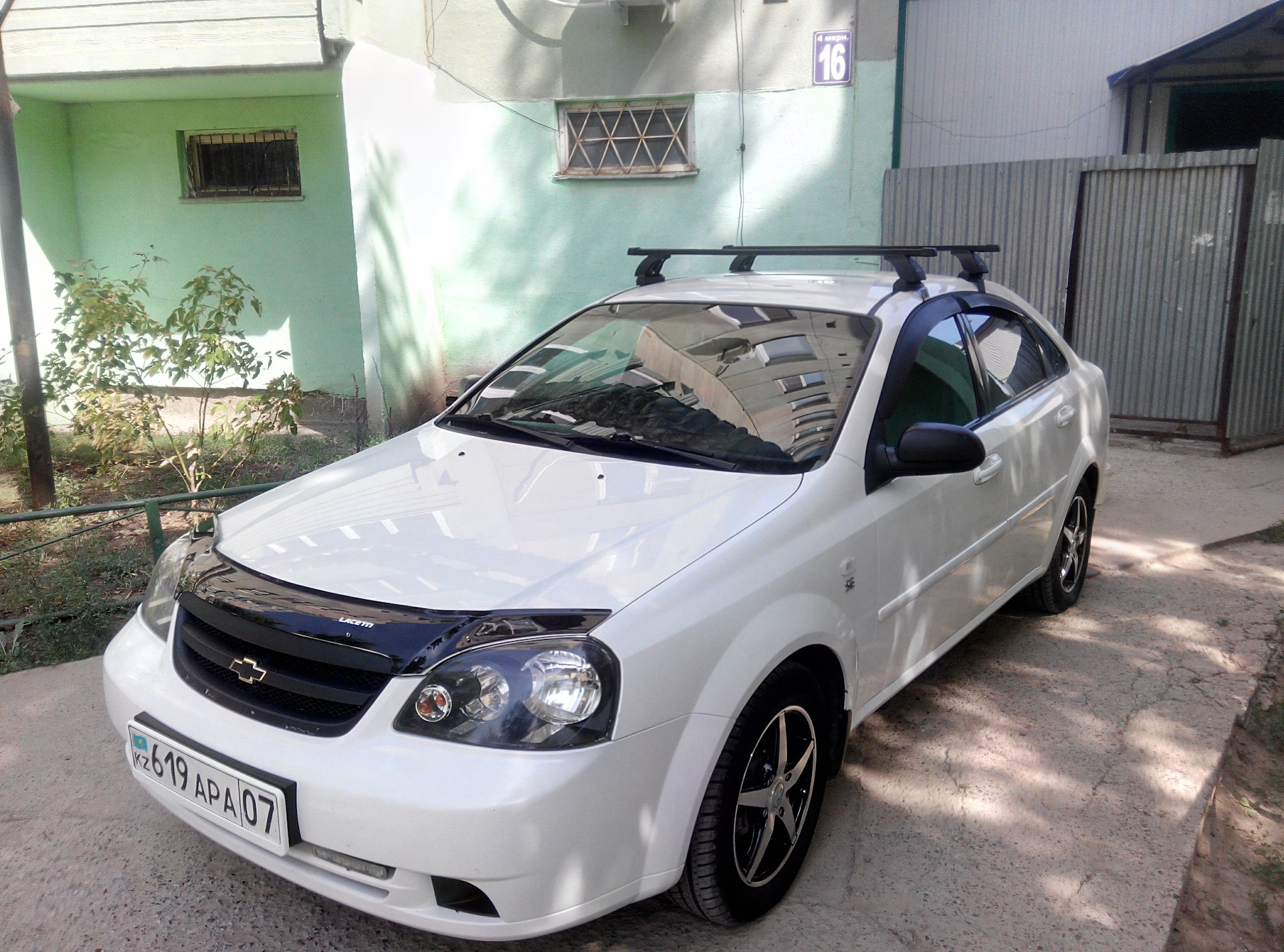 Установка багажника на крышу — Chevrolet Lacetti Sedan, 1,6 л, 2008 года |  тюнинг | DRIVE2