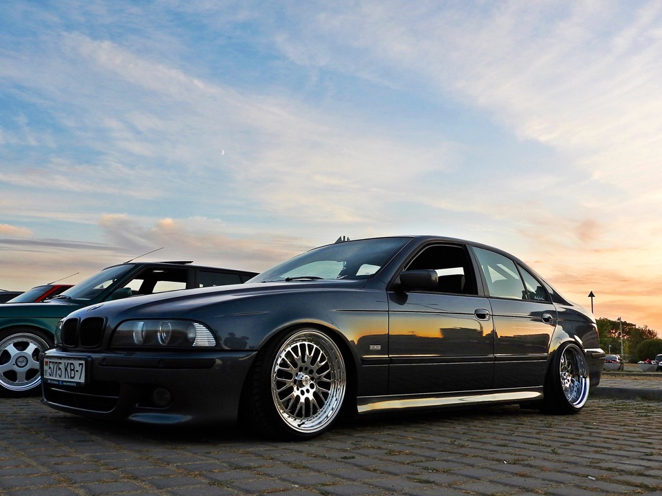 BMW e39 stance