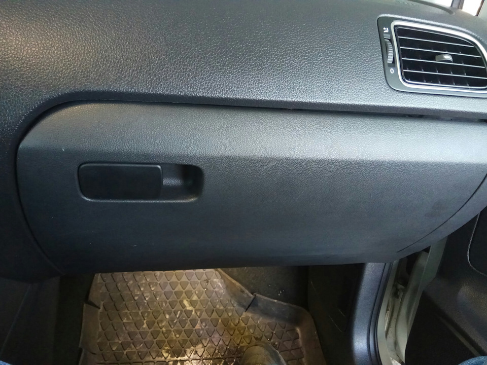 Как разобрать бардачок фольксваген поло Бардачек от polo hatch! - Volkswagen Polo Sedan, 1,6 л, 2011 года стайлинг DRIVE