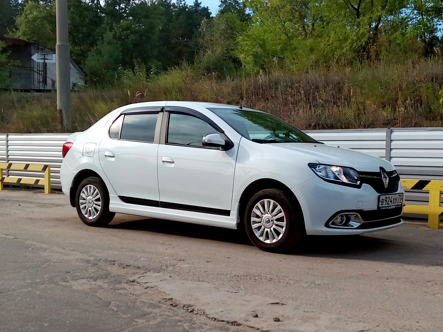 Пластиковые пороги логан 2. Пороги Renault Logan 2 Braz. Пластиковые пороги на Логан 2. Renault Logan 2 Braz. Рено Логан Braz накладки.