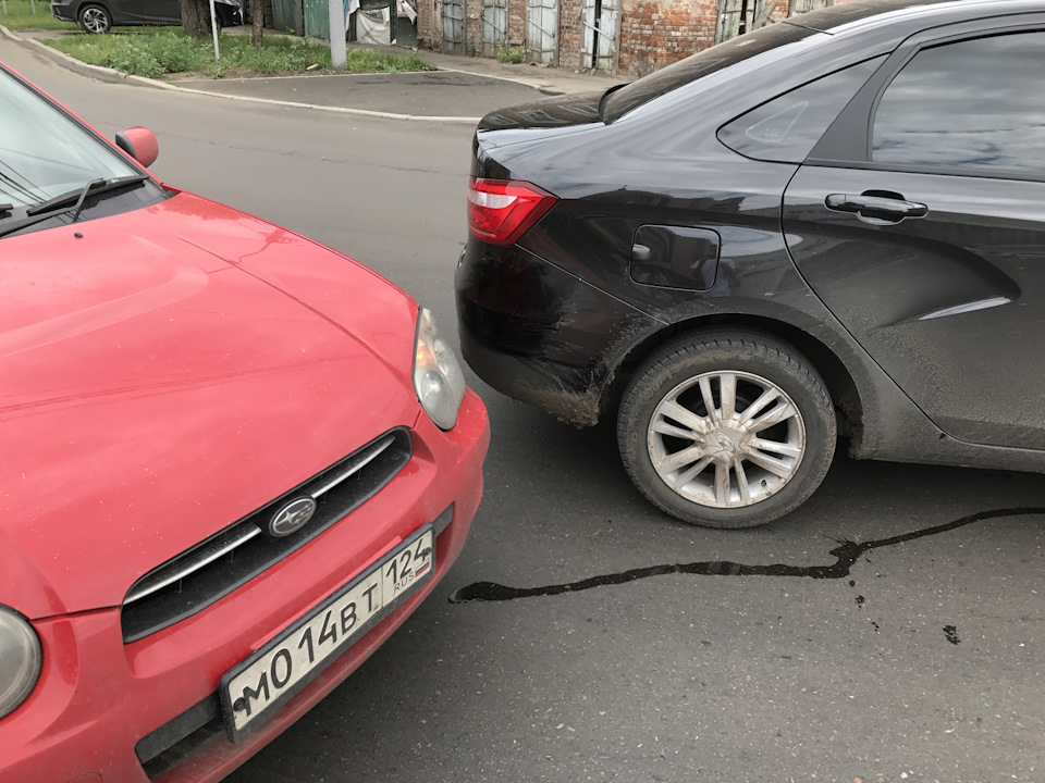 В Тольятти засняли первое в истории ДТП с Lada Vesta (ФОТО)