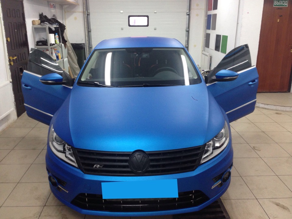 Цвет синий алюминий. VW Polo синий 2011. Фольксваген Джетта синяя. Фольцваген b7 темно-синий. Пассат б6 синий металлик матовый.
