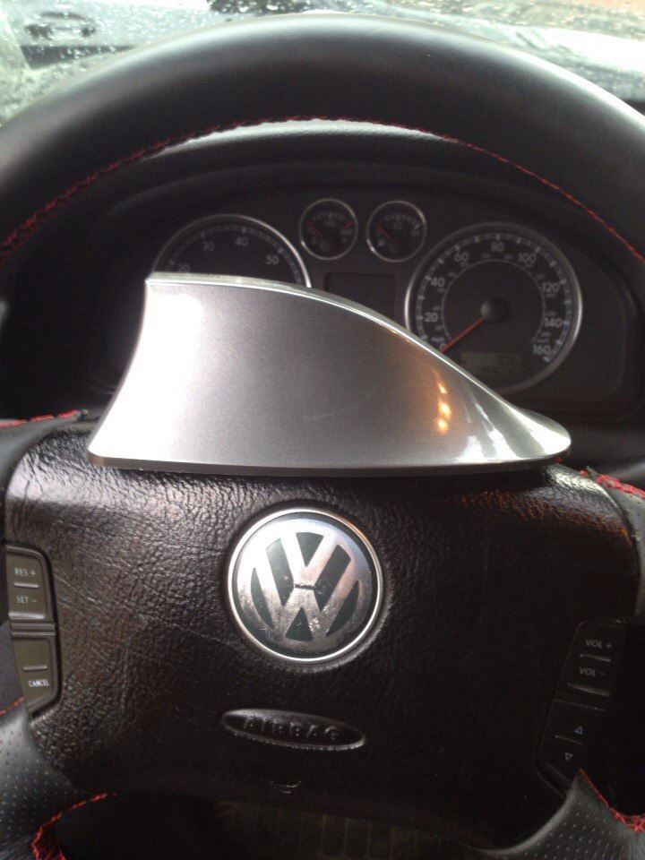 Акулий плавник вместо антенны штыря — Volkswagen Passat B5, 1,8 л, 2003 ...