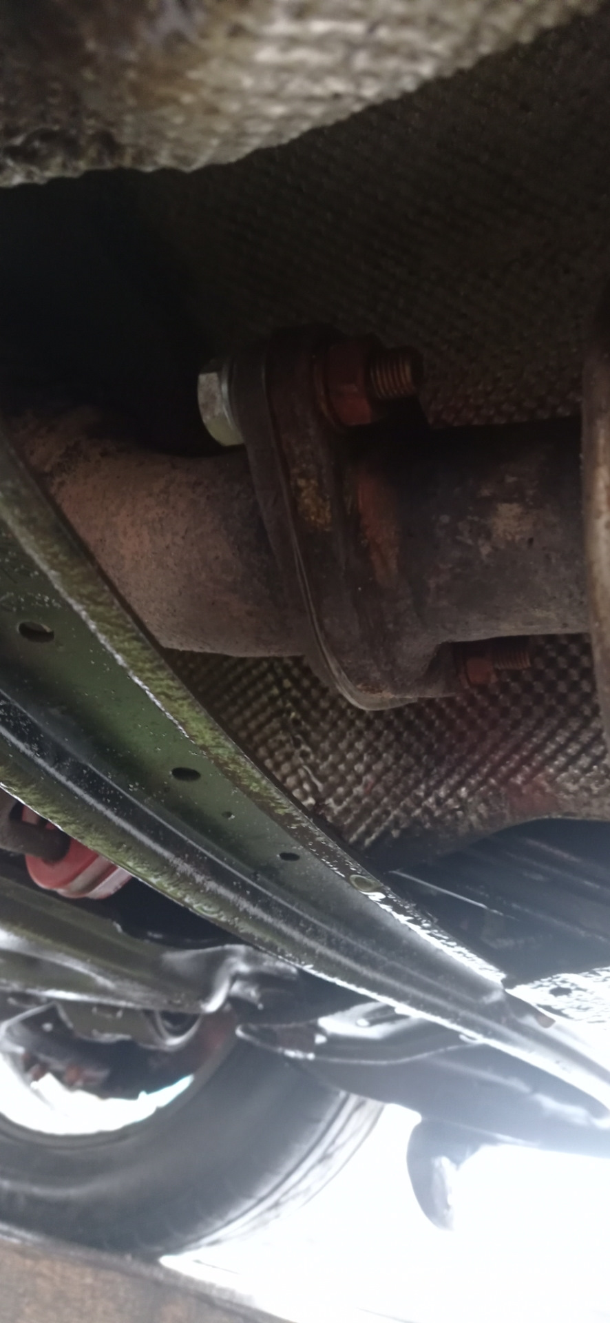 Сварка выпускного коллектора — Ford Focus II Sedan, 1,6 л, 2007 года ...