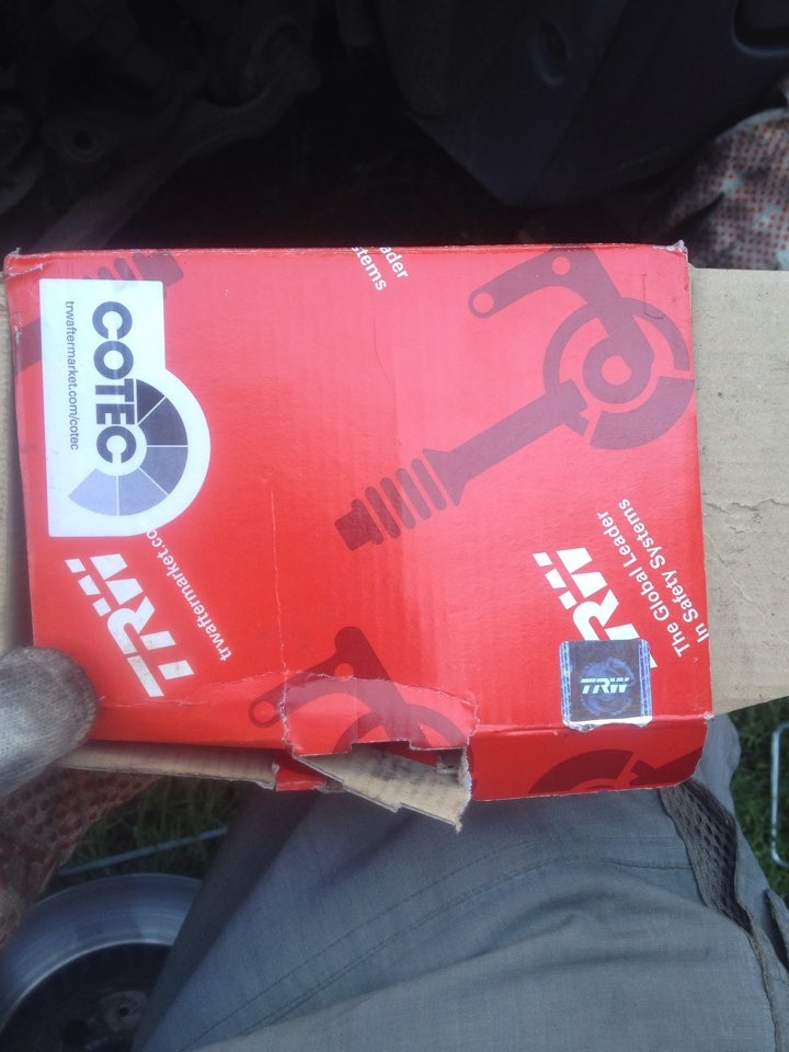 Замена колодок — Volvo XC90 (1G), 4,4 л, 2006 года | поломка | DRIVE2