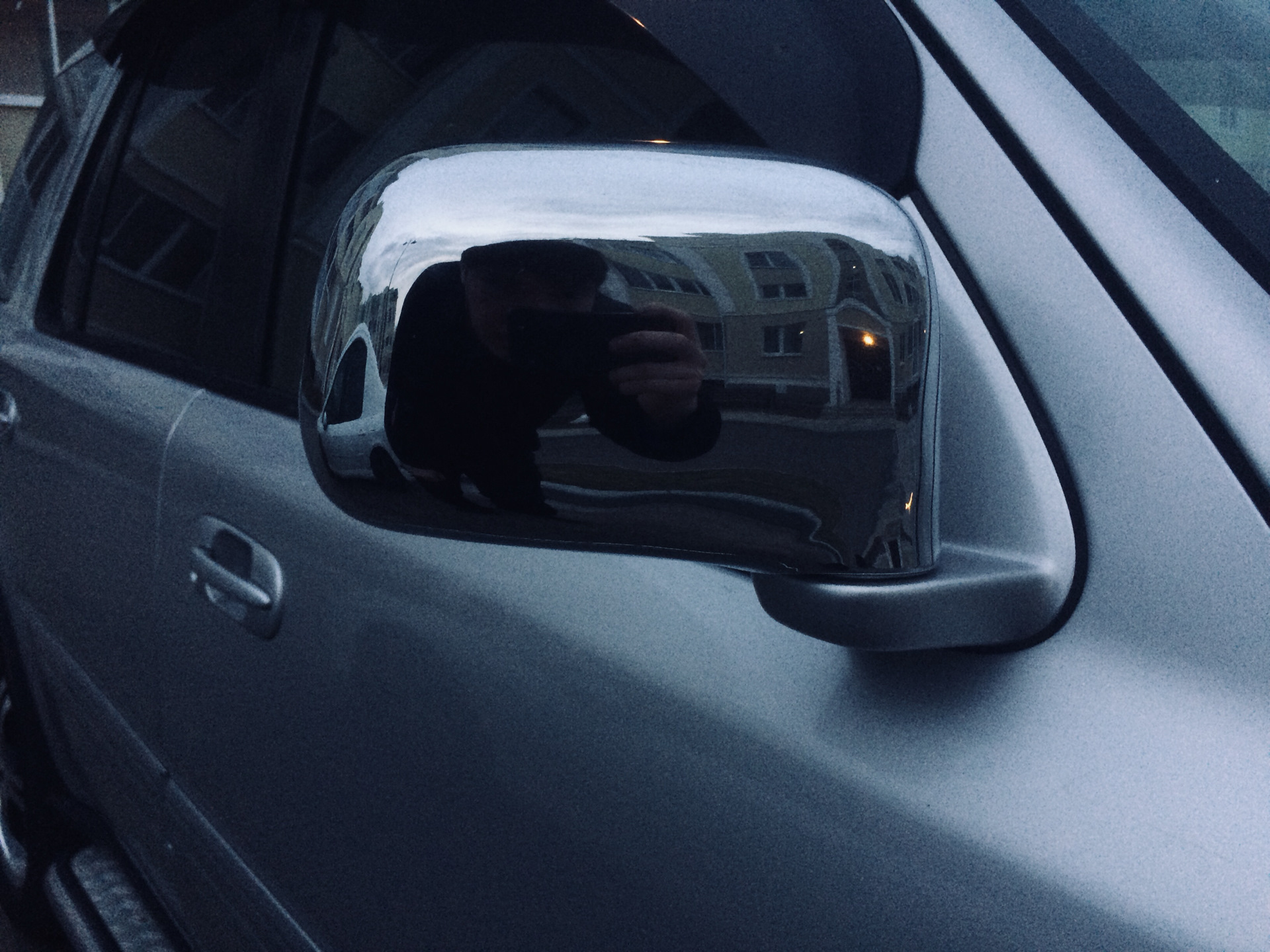 Honda v накладки. Хромированные накладки Honda CRV rd1. Боковое зеркало на Honda CR-V 2008 года чёрного цвета. Зеркала с повторителями CRV rd1. Накладки на зеркала для Хонда ЦРВ рд1.