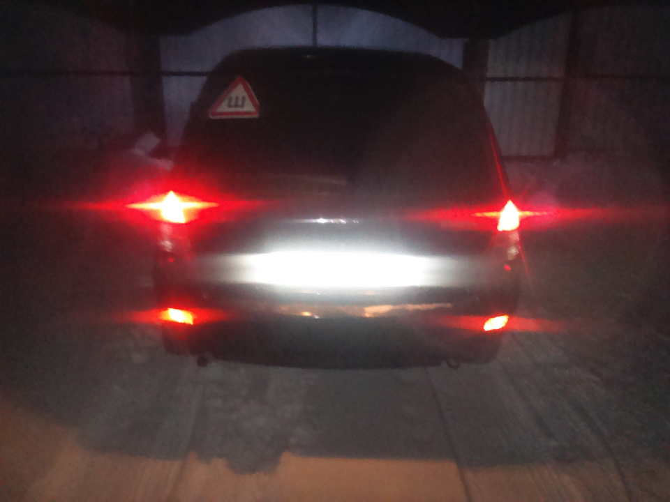 лампы габаритов за место стопов — Lada Калина универсал, 1,6 л, 2010 ...