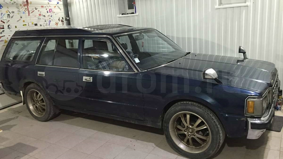 Toyota Crown Wagon ( Road to Hell )