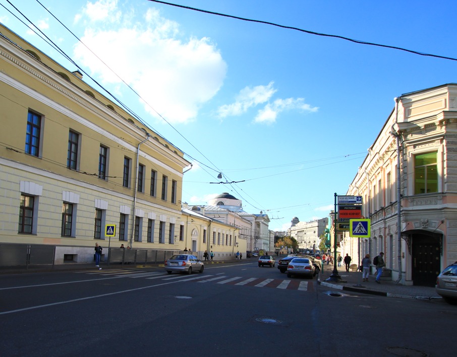 Ул солянка фото. Китай город улица солянка. Метро Китай город улица солянка. Улица солянка Солянский дворик. Улица солянка Москва станция метро.