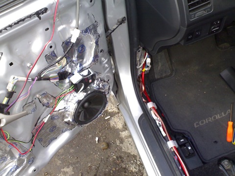 Stretching out the acoustic wires  - Toyota Corolla 16L 2007