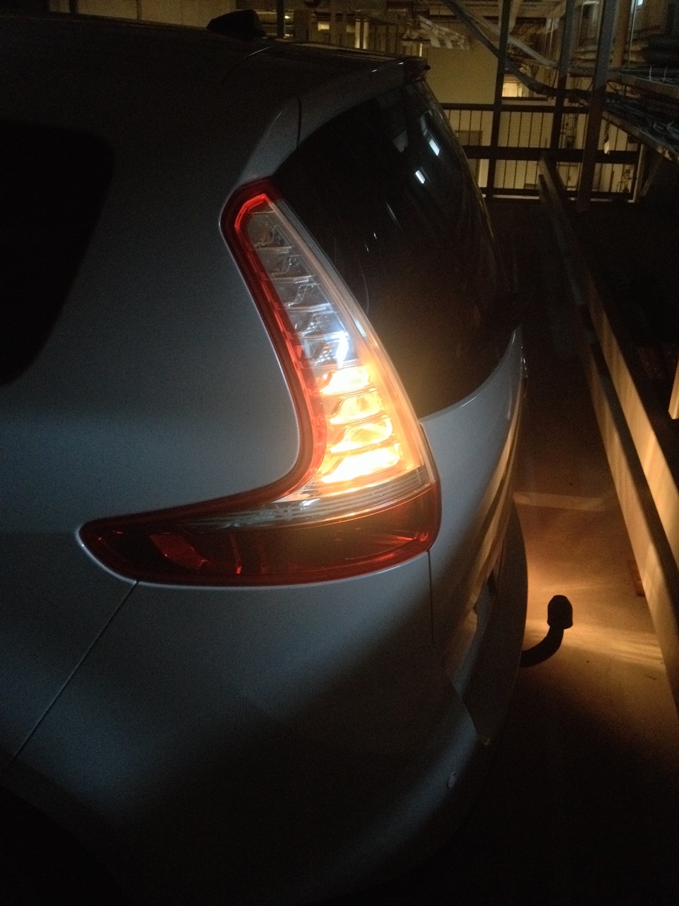 рено сценик 3 задний бампер. задний ход рено сценик 3. задний ход рено сценик 3. задний ход рено сценик 3. задняя противотуманная лампа меган 2.