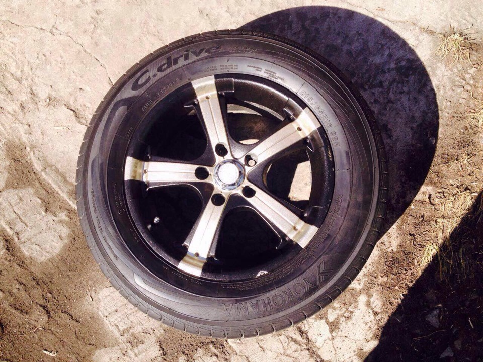 Шины летние Yokohama 215/65 R16, литые диски Скат 6,5Jx16 5x114,3. Б/у ...