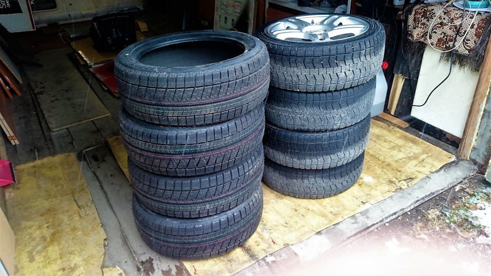 Пора переобуваться. Фэлкен, отличная резина, прослужила верой и правдой, на продажу. — Toyota Corolla Fielder (E130)