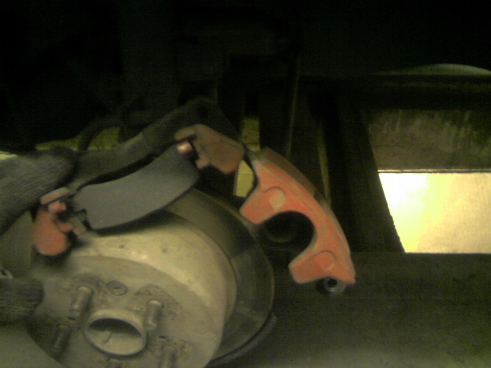 Замена тросика ручнека — Toyota Celica (180), 2 л, 1993 года | своими ...