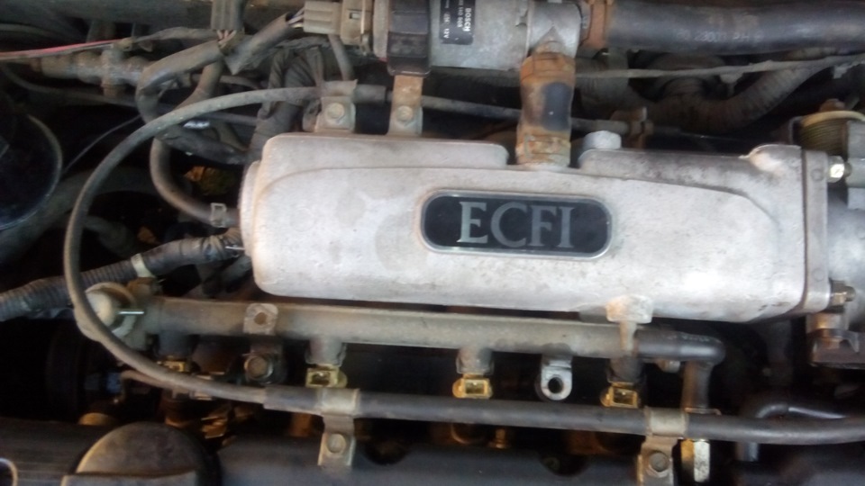 Снятие топливной рампы с форсунками — Hyundai Lantra II, 1,8 л, 1997 ...