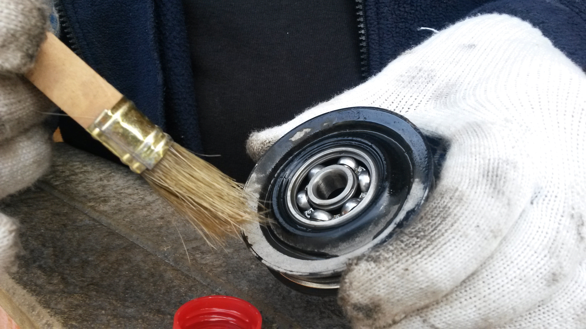 …Привет всем зашедшим!). замена лампочки в фаре и роликов Ниссан микра ...