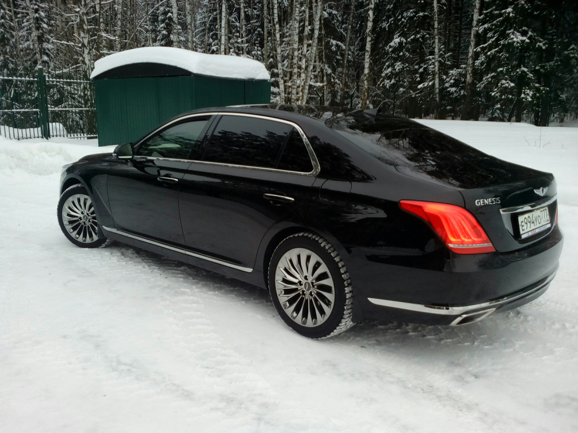 Диски на дженезис g90. G90 диски. Бмв 750i 2008. Тормозной диск genesis g90 3. Дженезис eq900.