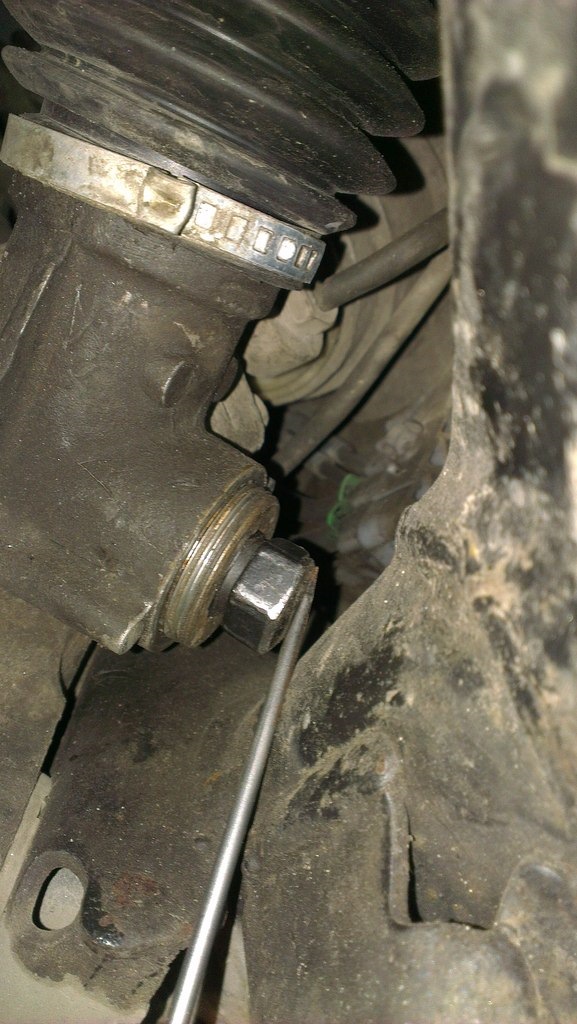 Подтягиваем рулевую рейку — Mazda 323 VI, 1,4 л, 2000 года | своими ...