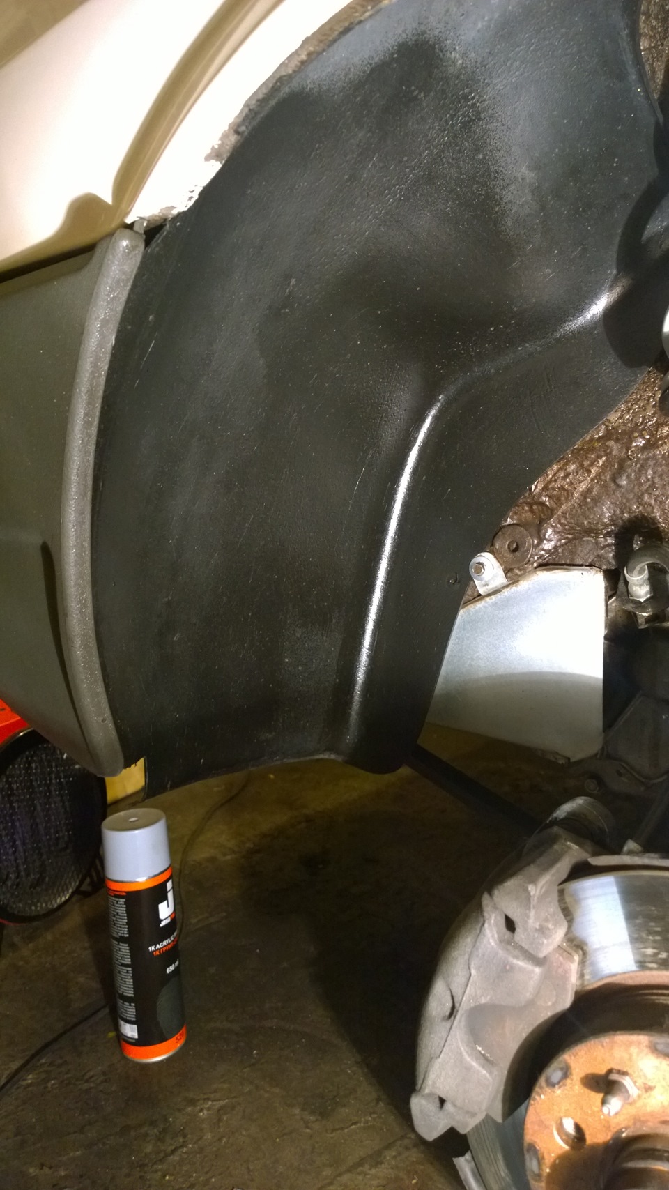 Склеить подкрылок автомобиля. Ремонтные подкрылки. Подкрылок ремонтный железный. Ремонтные подкрылки. Ремонт подкрылка автомобиля.