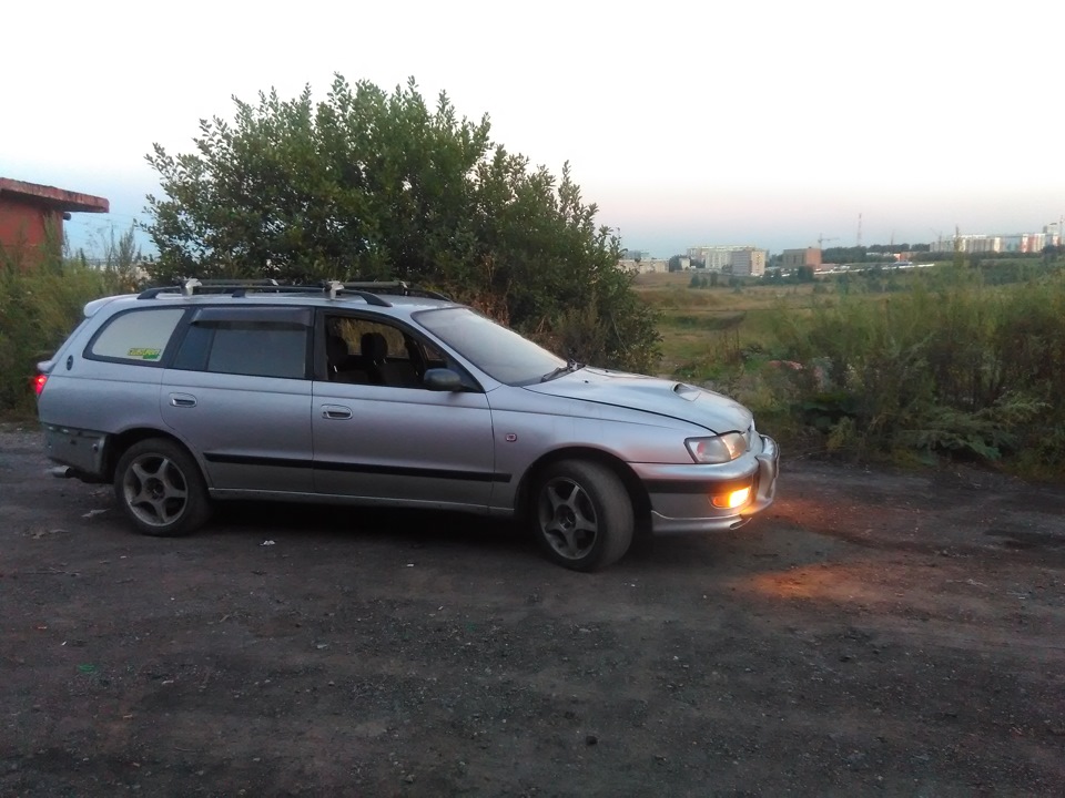 Toyota Caldina 2 поколение с люком