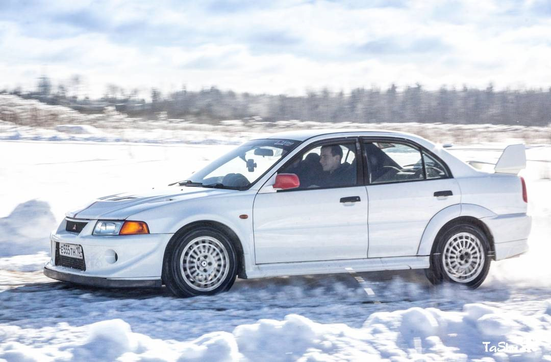 Mitsubishi Lancer Evolution 9 Winter