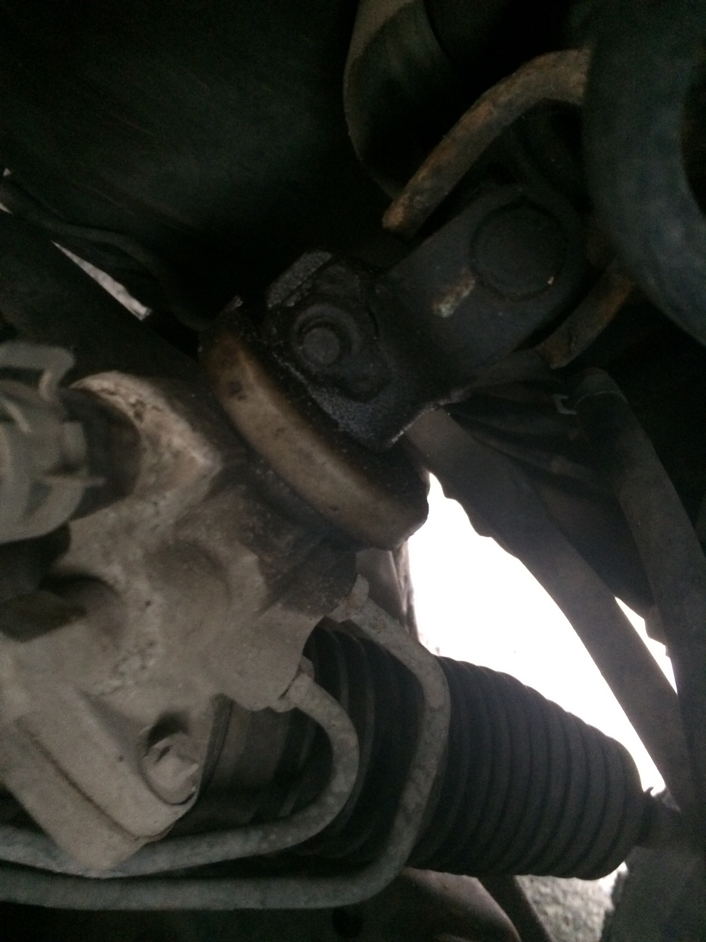 Сальник верхний рулевой рейки!Опять ?😱😱😱😞😦 — Nissan Almera II (N16), 1 ...